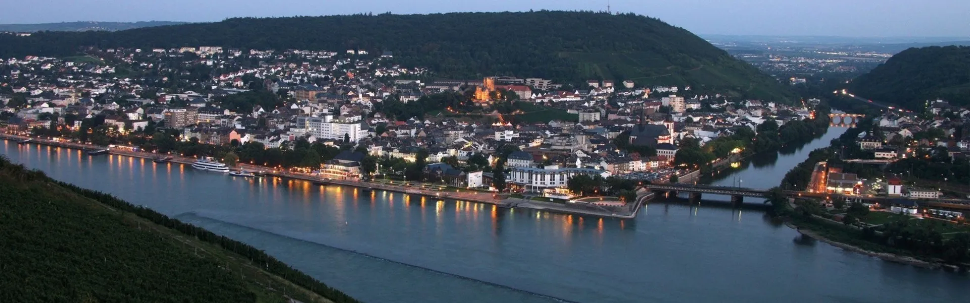 Blick über Bingen am Rhein im romantischen Rheintal